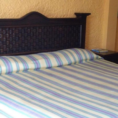 Hotel Villa Monarca Inn Zitácuaro Δωμάτιο φωτογραφία