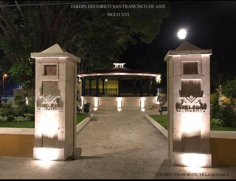 Hotel Villa Monarca Inn Zitácuaro Εξωτερικό φωτογραφία