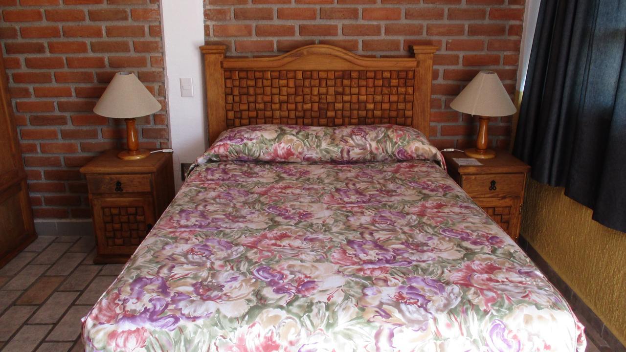 Hotel Villa Monarca Inn Zitácuaro Εξωτερικό φωτογραφία