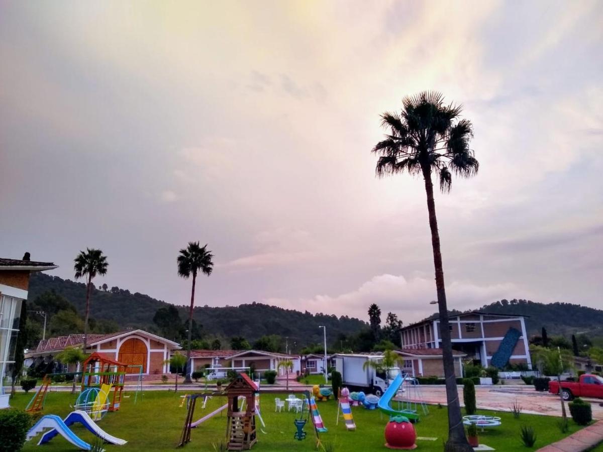 Hotel Villa Monarca Inn Zitácuaro Εξωτερικό φωτογραφία